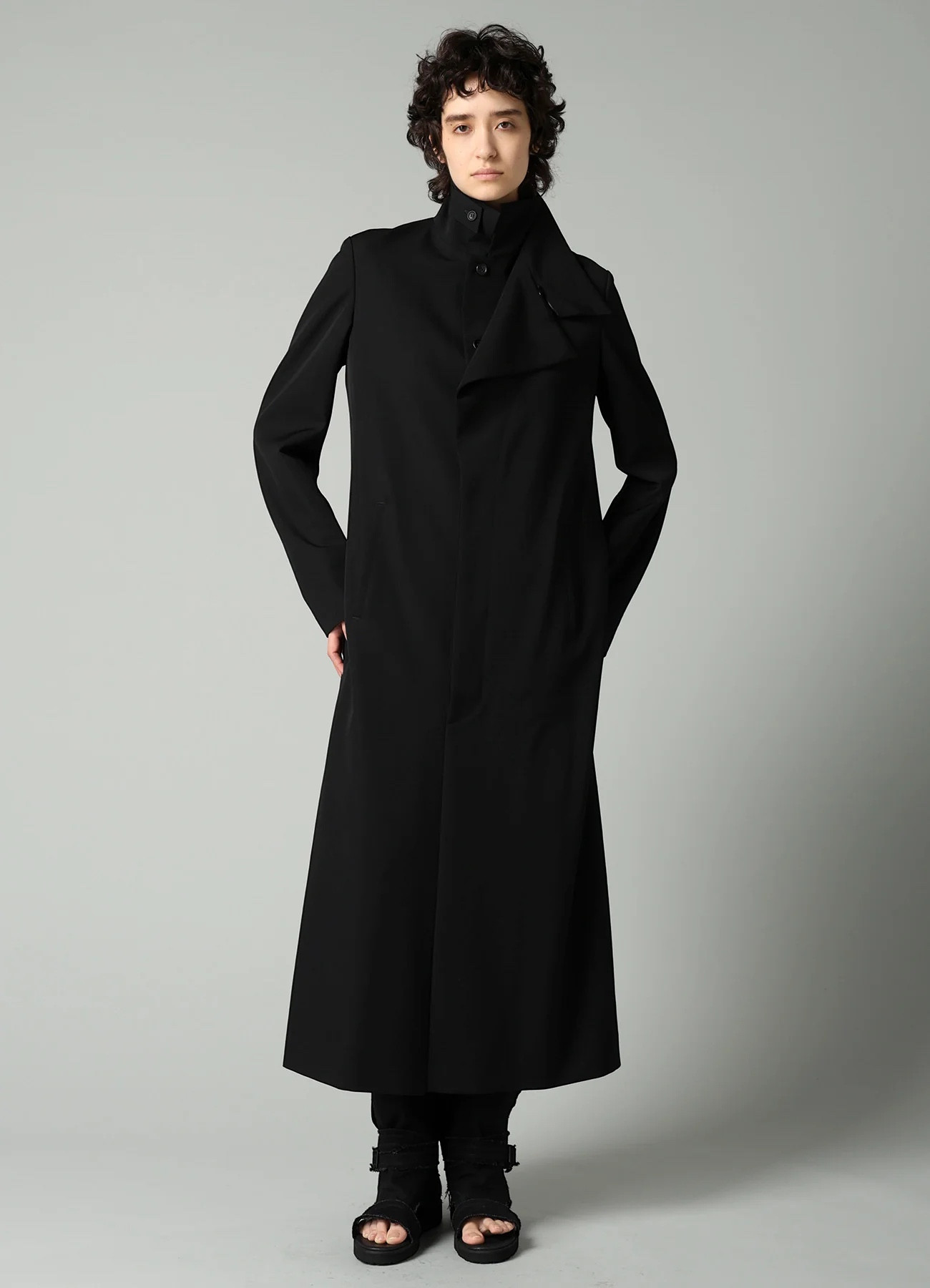 Пальто YOHJI Yamamoto